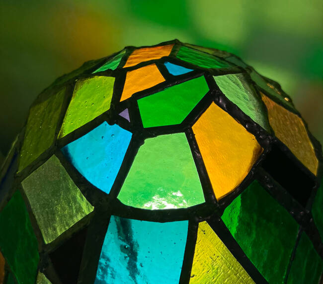 Acheter-lampe-mosaique-verre-étain-champignon-arthur-ristor-Hélène-Rebelo-5