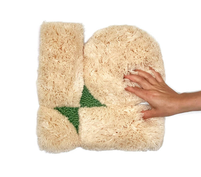 Acheter-tapis-en-laine-beige-vert-Stitch-rugs-Hélène-Rebelo-1