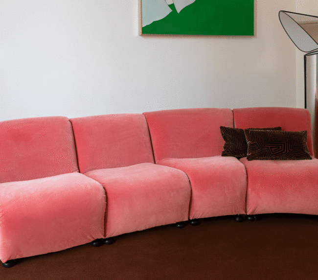 Canapé-modulable_onde-Etienne-Fermigier-siège-incurvés-Casal-tissu-gédéon-bougeoir-esprit-pierre-paulin-helene-rebelo-la-kasbah-betty-kafouni (1)