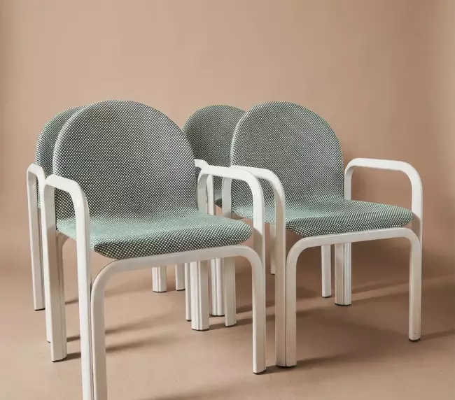 set de 4 chaises Gae Aulenti Orsay collection vintage Hélène Rebelo